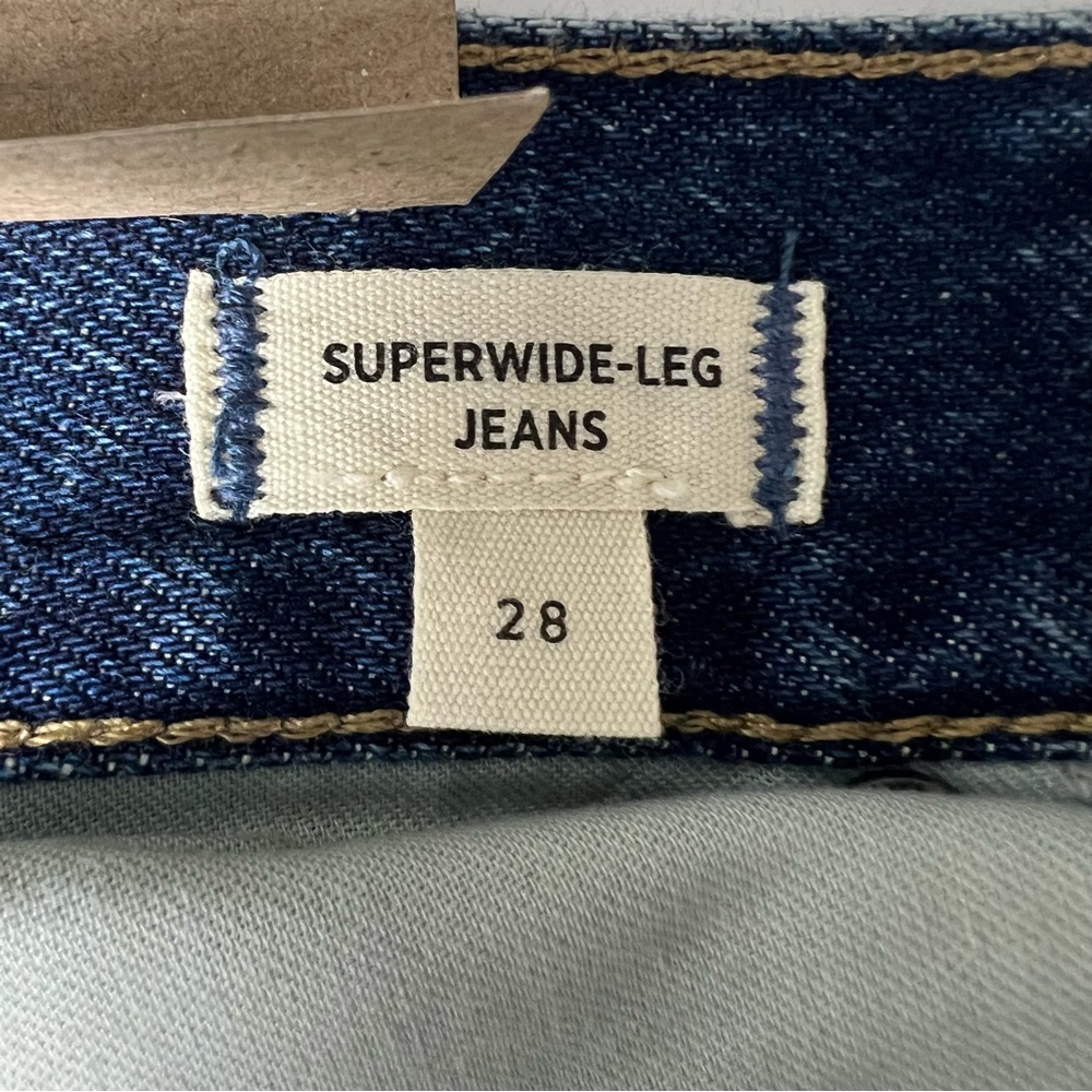 Madewell Superwide-Leg Jeans
Concho Wash Color Size 28
NWT - Picture 14 of 15